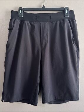 Lululemon Black T.H.E. Short 11” Linerless Mens Medium Training Running Athletic